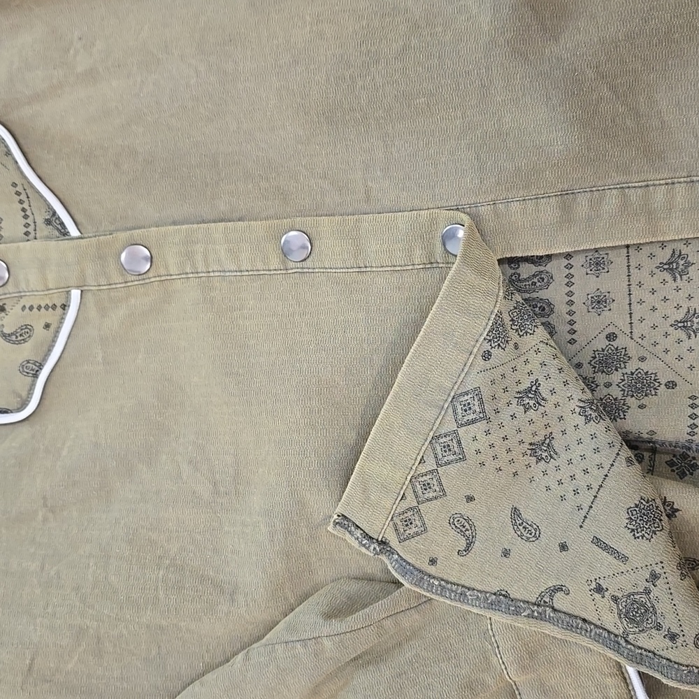 Boho Western Shirt with Embroidered Yoke and Paisley Detail - Picture 4 of 8